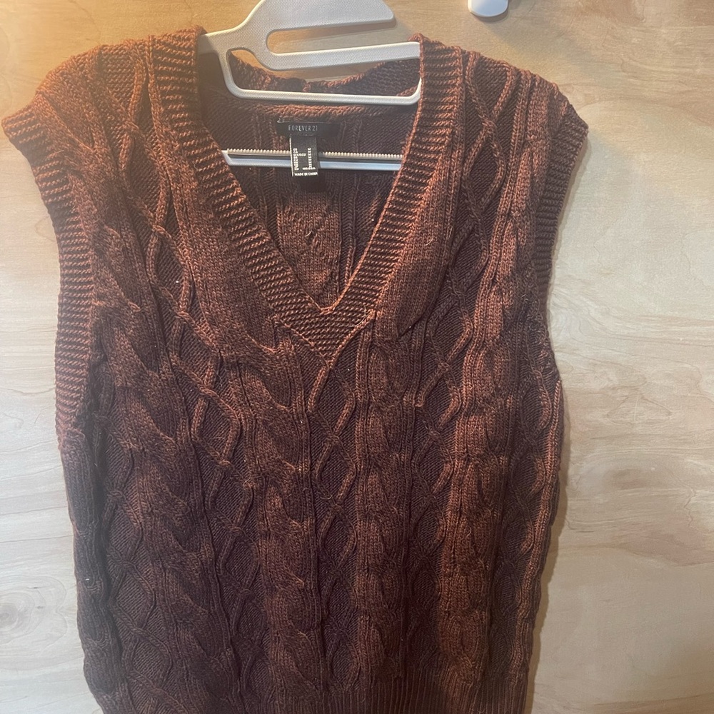 LOT SALE - Forever 21 Brown Cable Knit V-Neck Vest🍂🧶